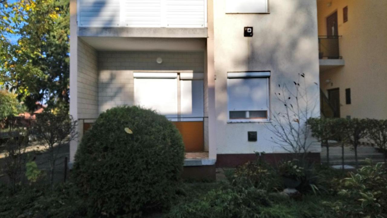 Fuesti Fecske Apartman Hajdúszoboszló المظهر الخارجي الصورة