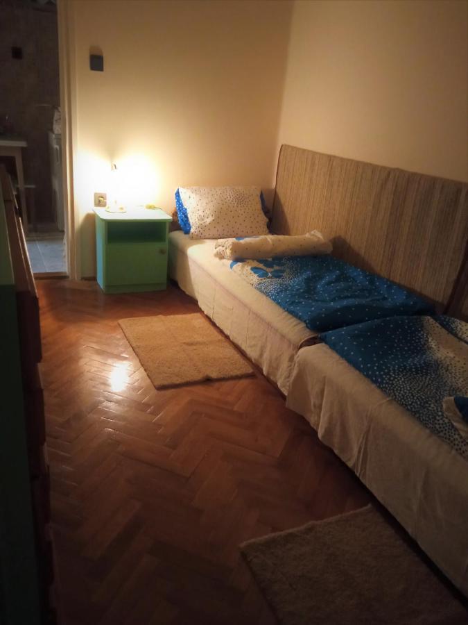 Fuesti Fecske Apartman Hajdúszoboszló المظهر الخارجي الصورة