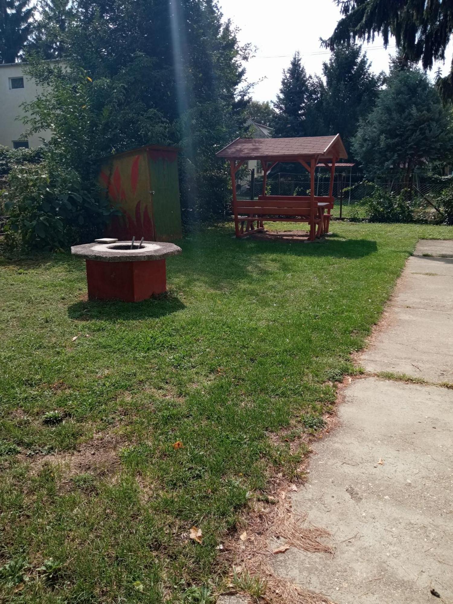 Fuesti Fecske Apartman Hajdúszoboszló المظهر الخارجي الصورة